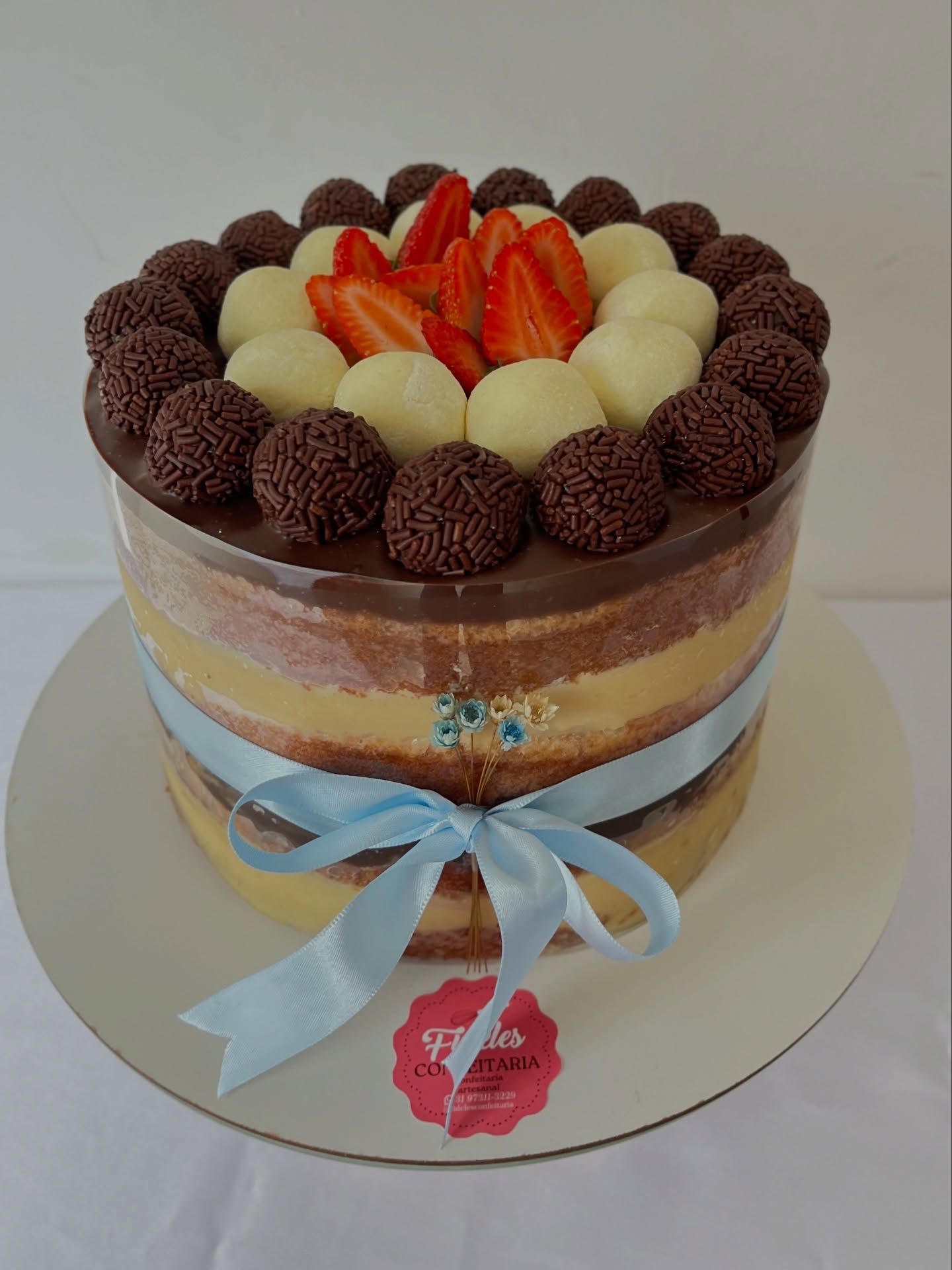 Doces finos de celebração da FIDELES CONFEITARIA